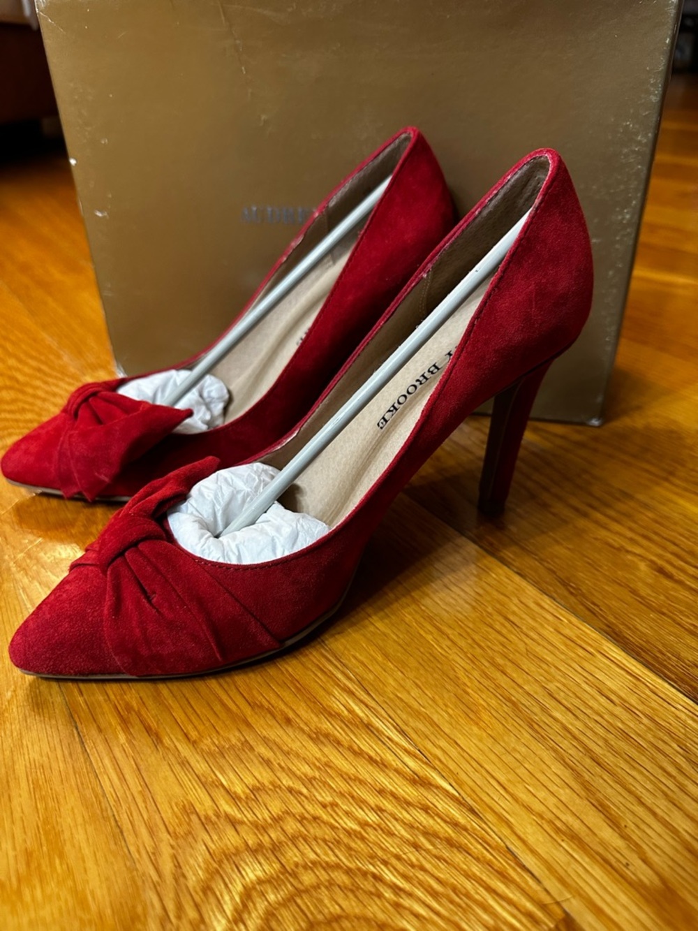 Audrey Brooke Red Suede Pointed Knot Pumps Size 6